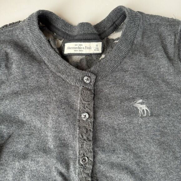 Abercrombie & Fitch Sweater Women’s Medium Gray Crop Cardigan Logo Lace Accent - Picture 8 of 14